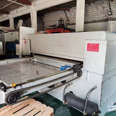 Yüksek Hızlı Hidrolik Plastik Yaprak Kesme Makinesi Yüksek Kesme Gücü